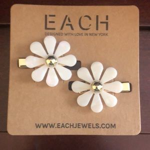 Daisy Hair Clips